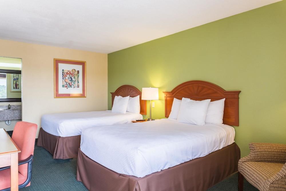 Econo Lodge White Pine Morristown I-81 & I-40 Split מראה חיצוני תמונה
