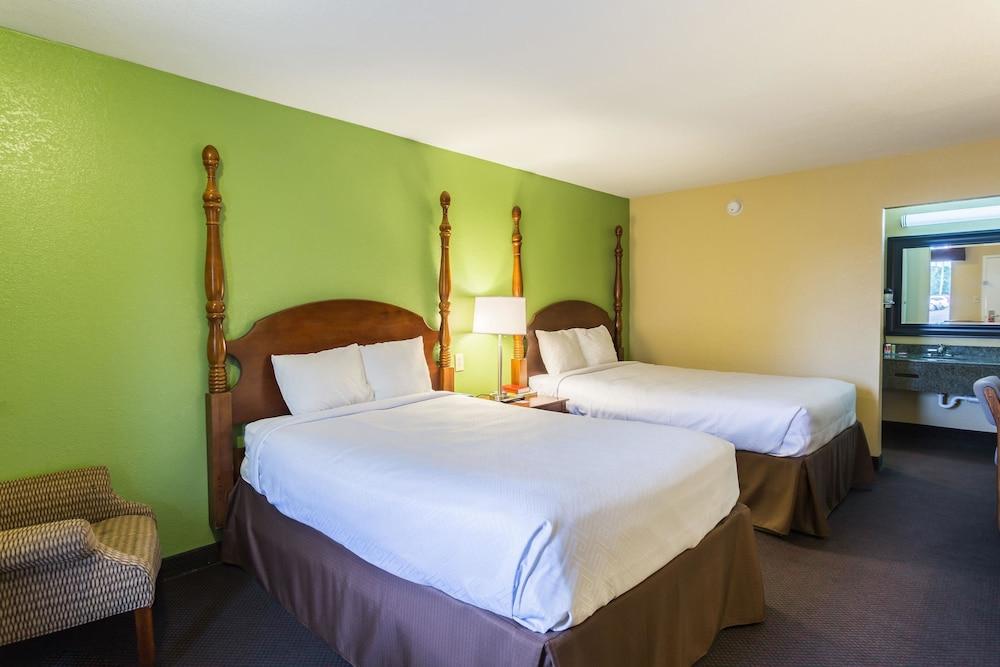 Econo Lodge White Pine Morristown I-81 & I-40 Split מראה חיצוני תמונה