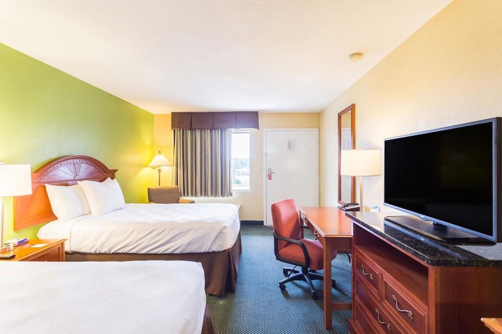 Econo Lodge White Pine Morristown I-81 & I-40 Split מראה חיצוני תמונה