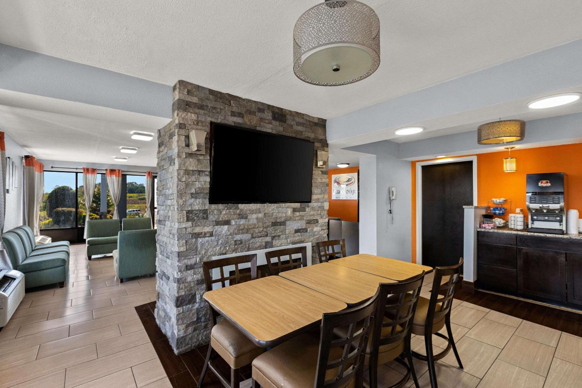 Econo Lodge White Pine Morristown I-81 & I-40 Split מראה חיצוני תמונה