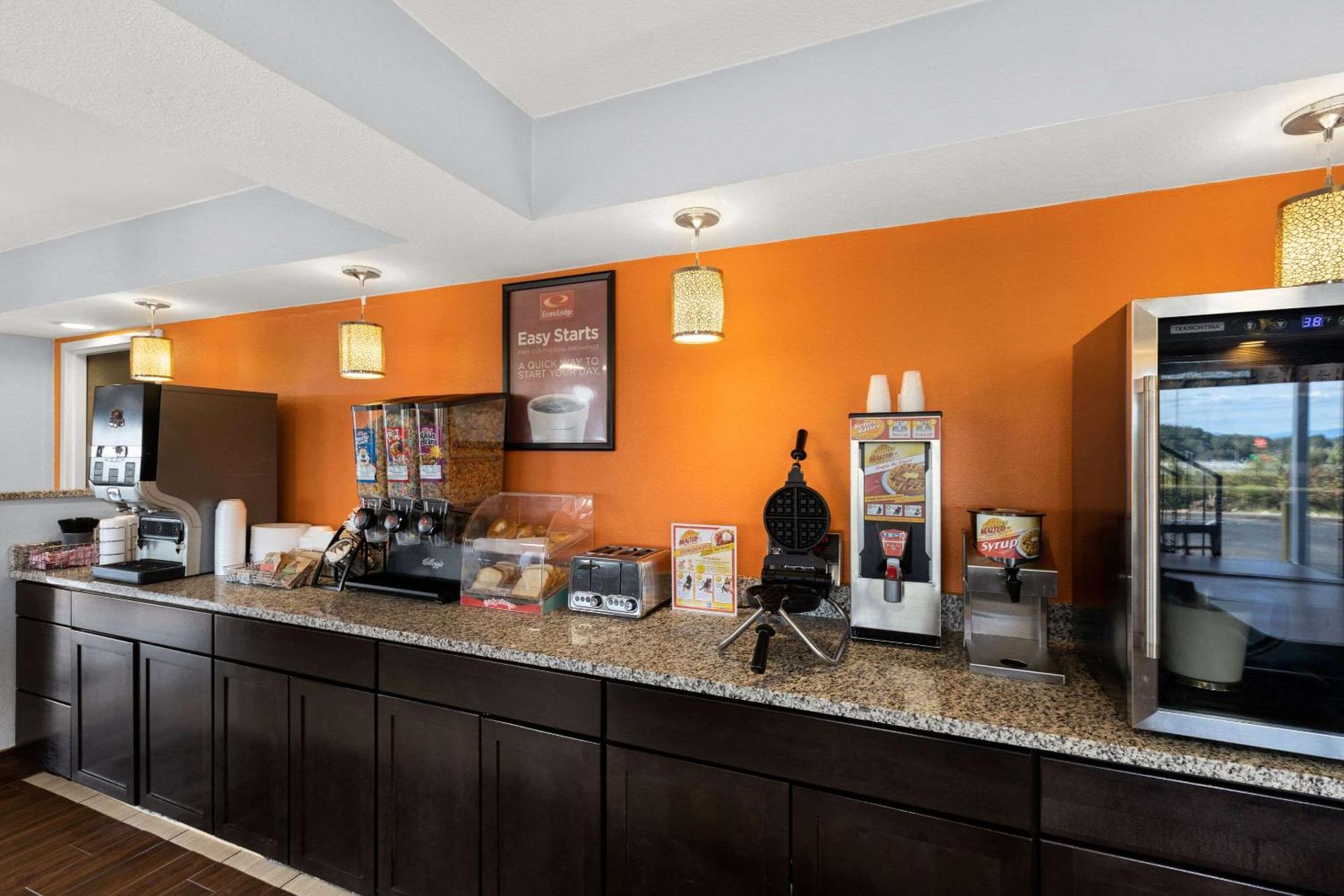 Econo Lodge White Pine Morristown I-81 & I-40 Split מראה חיצוני תמונה