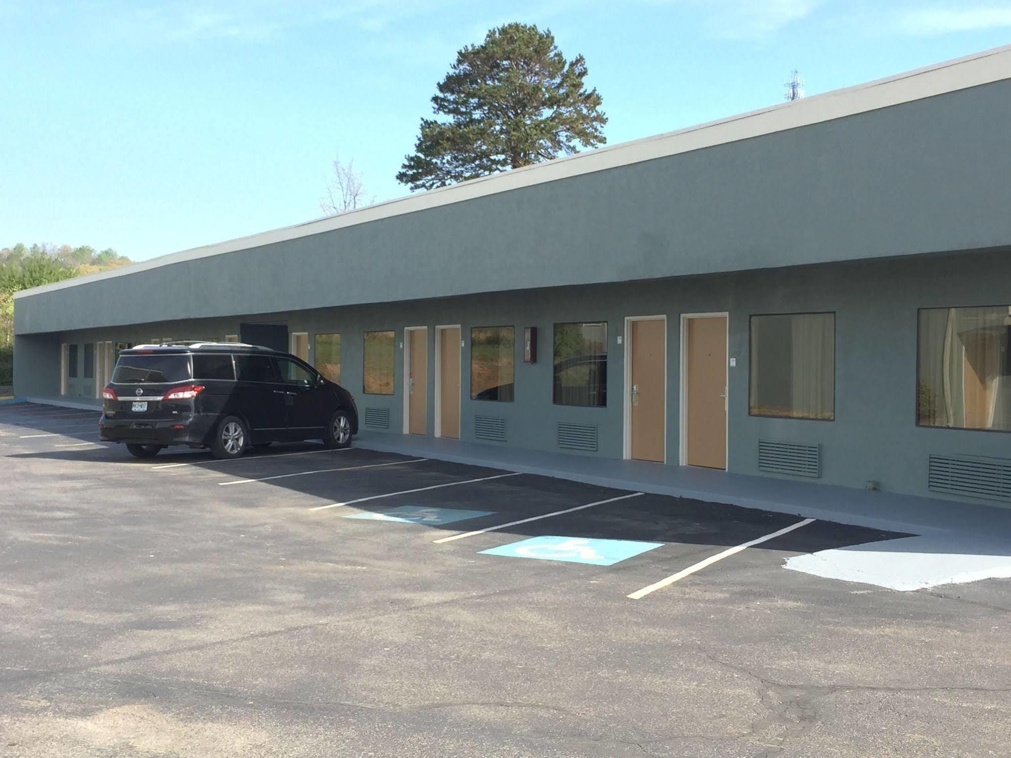 Econo Lodge White Pine Morristown I-81 & I-40 Split מראה חיצוני תמונה